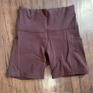 Lululemon Espresso Wunder Train with Pockets shorts 6”, size 6. Worn once.
